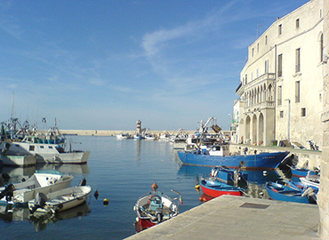 porto di monopoli bari puglia