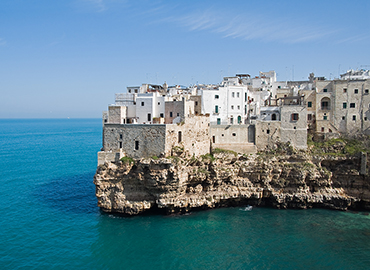 scogliera di polignano a mare puglia